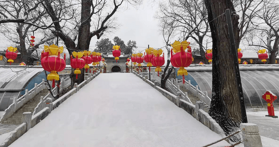 花幕|直击｜怀柔千年古刹红螺寺：飞雪打灯，更添年味儿