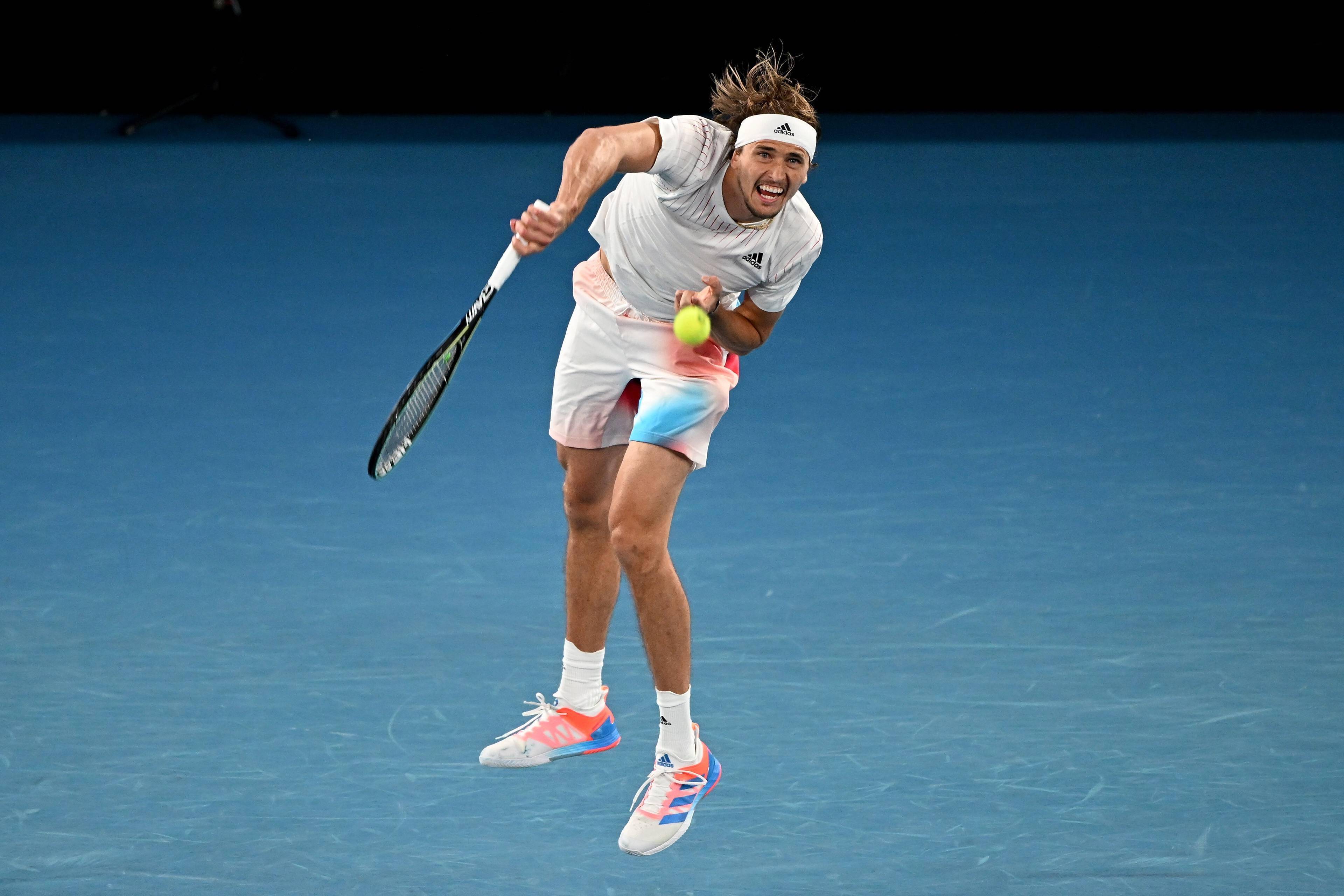 网球——澳网:兹维列夫晋级_比赛_米尔曼_新华社