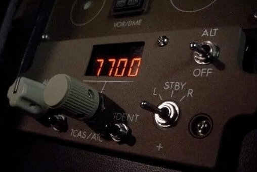 挂出|川航3U8884航班空中挂“7700”紧急代码 这些数字都代表啥？