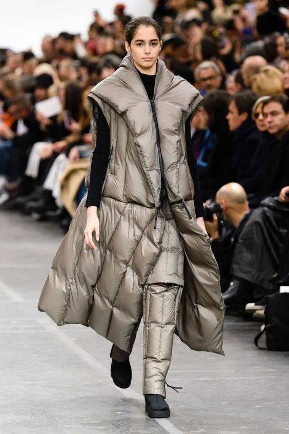 身材 “大衣”失宠了？现在流行这么穿！保暖又显瘦！