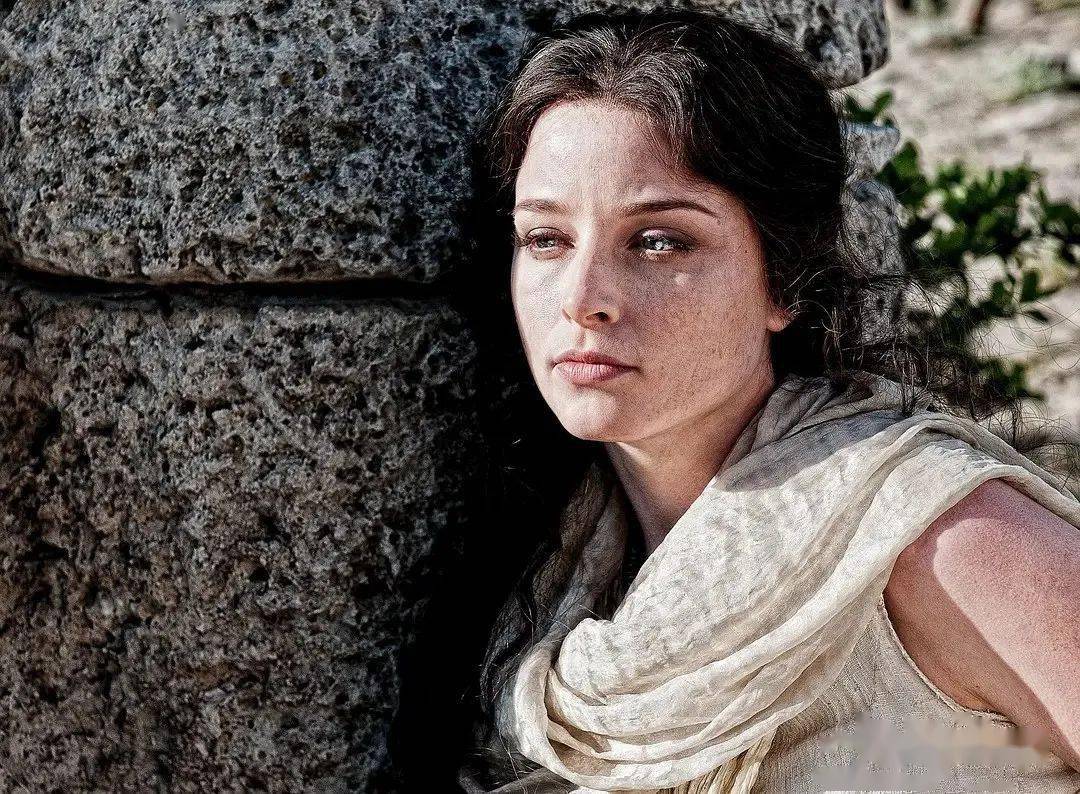 莉莎·博内特_ins_艾米莉亚