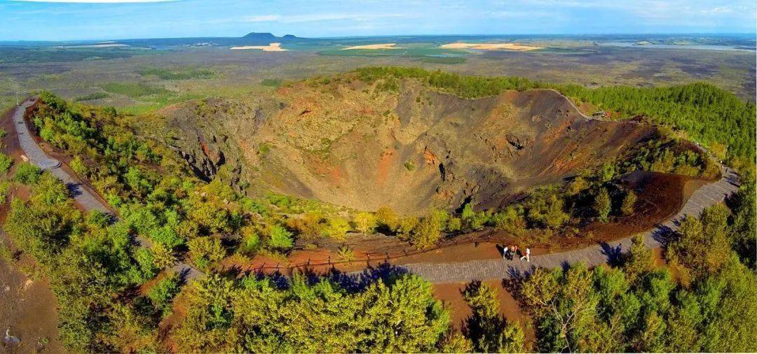 汤加火山爆发的重重疑云，怎样为孩子讲清真相？