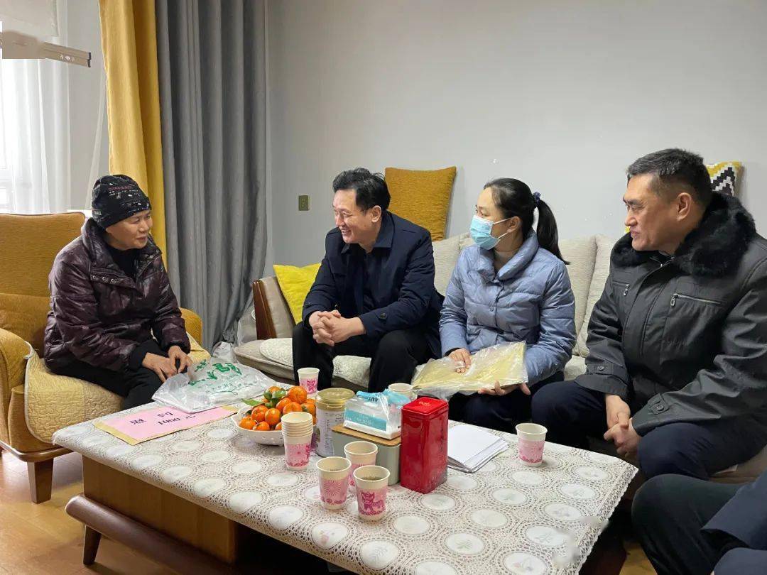 1月22日上午,菏泽市国资委二级调研员吕洪运,产权管理科科长郑春梅