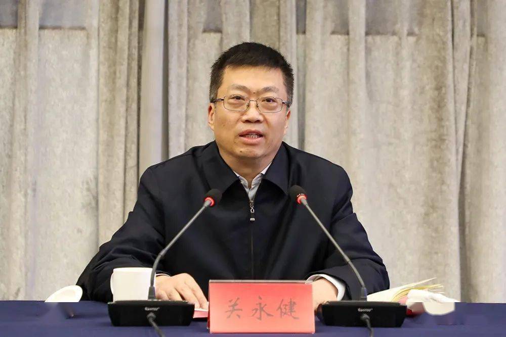 关永健表示,省港口集团将与仪征市政府围绕"2 2 4"的产业集群导向做好