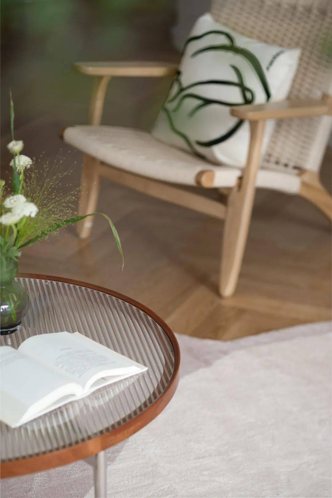 客厅小县城装修天花板！拒绝土味精装，不走网红风，沙漠配色太惊艳了！