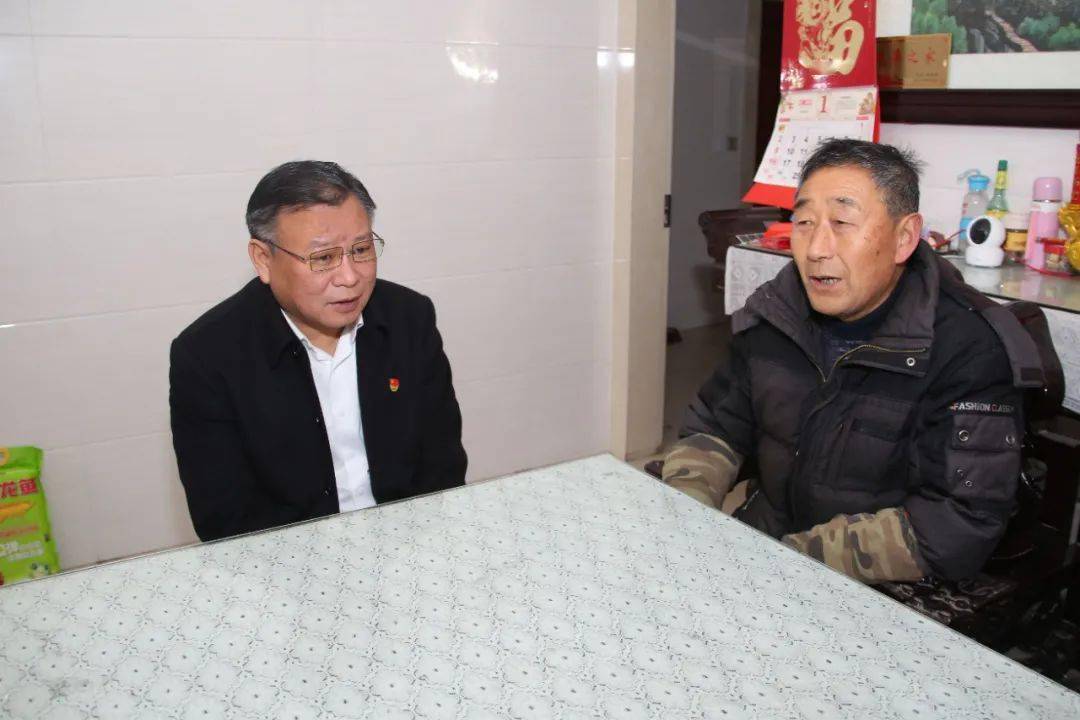 走访慰问退役军人徐炳其▲走访慰问残疾人家庭郁建平1月23日,镇长