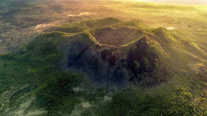 真會噴發嗎_湯加火山噴發引發海嘯已致6死_羽流_爆發