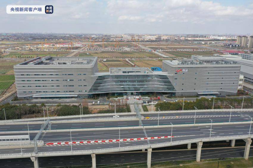 打造人工智能高地！华东首个超大型人工智能计算中心在上海临港启动运营