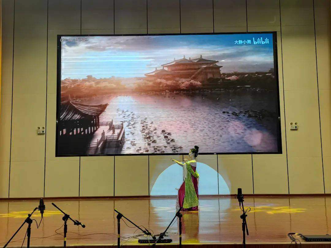 辞旧迎新共联欢,奋楫扬帆启新航——濉溪二中举办2022年全体教职工迎