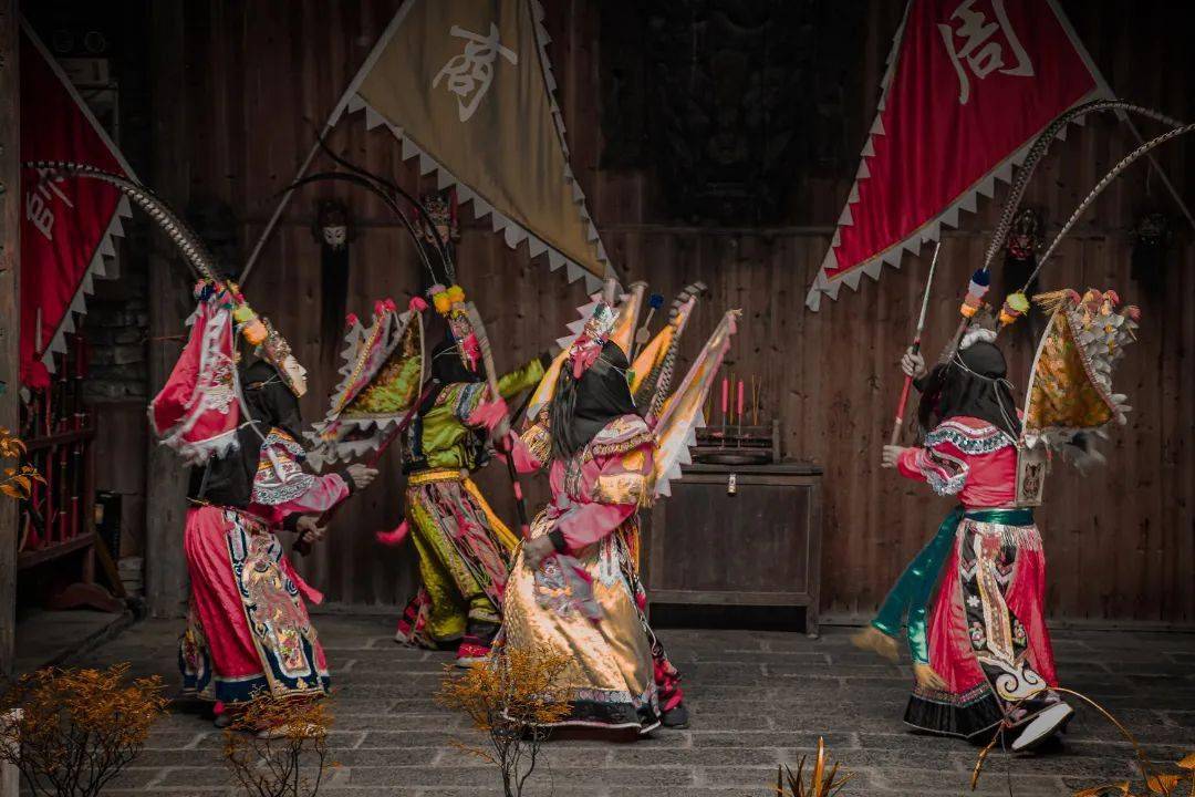 康养福地·瀑乡安顺 | 国家非遗文化——安顺地戏!百年老腔唱古风,一