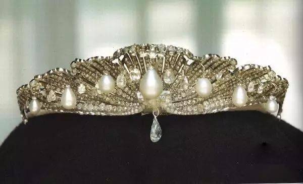 鉴赏法国皇家珠宝匠mellerio400余年的工艺传承