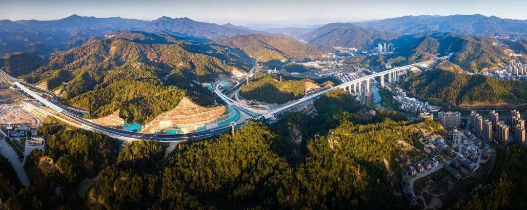 龙岩靖永高速公路漳武线永定至上杭高速公路永定高头至城区段28日通车