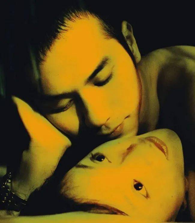 2001年,周迅把黄觉推荐给了李少红,并让他出演《恋爱中的宝贝》男主角
