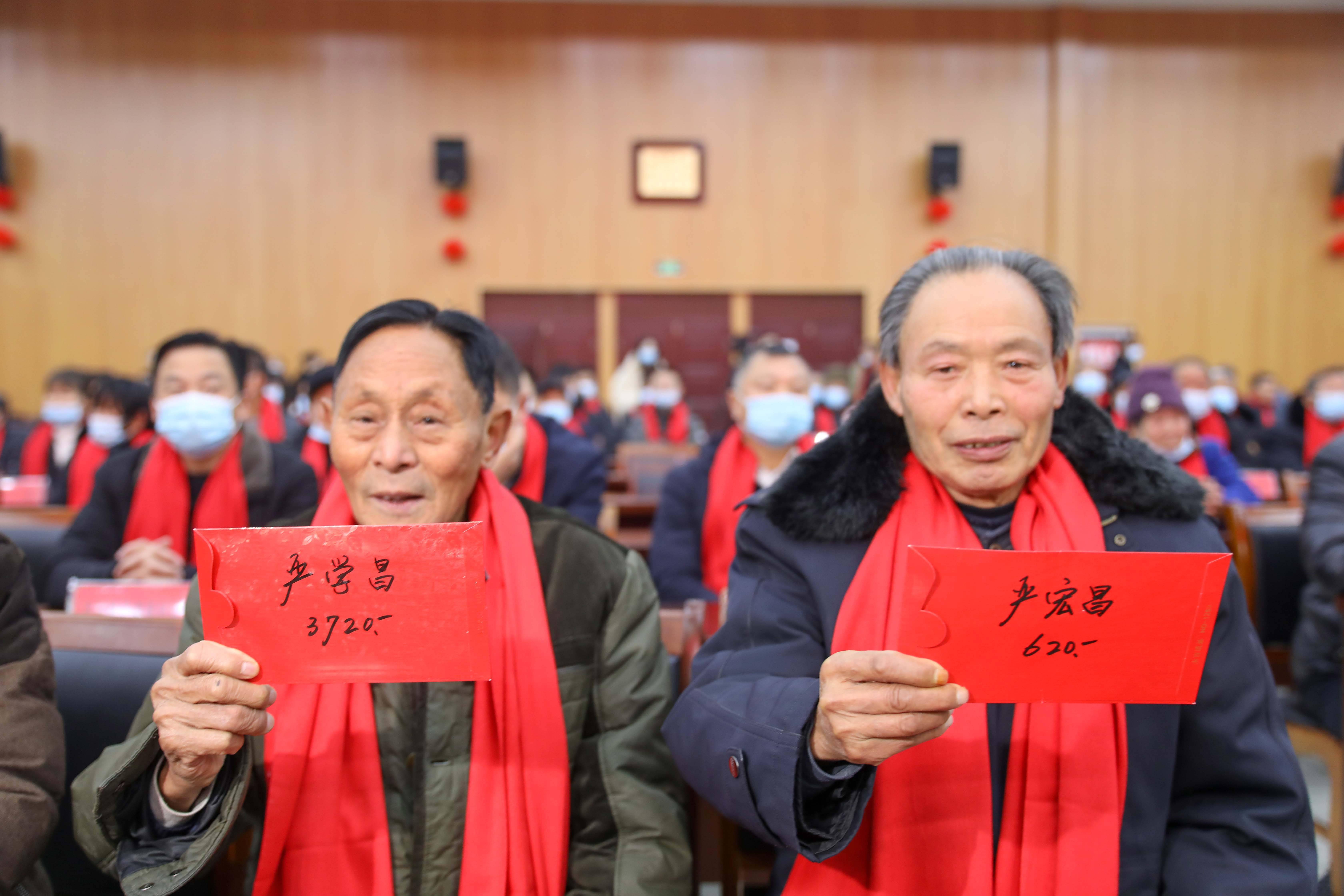 小岗村累计分红突破千万元_新华社_严学昌_严宏昌