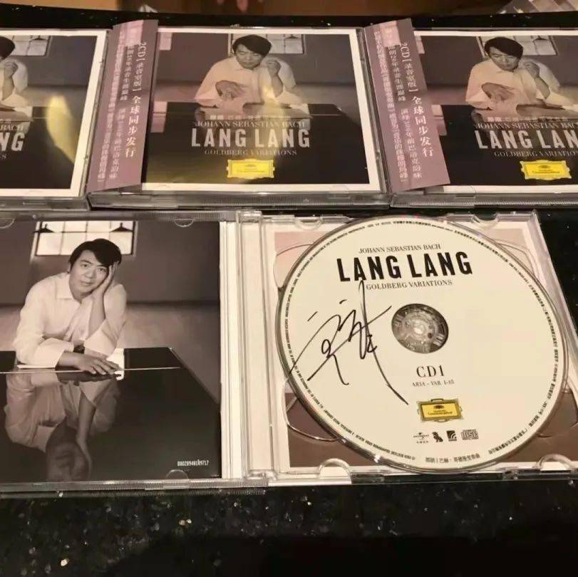 郎朗签名照赶紧动动手指↑开启惊喜吧~end本文由上海国际乐器展原创