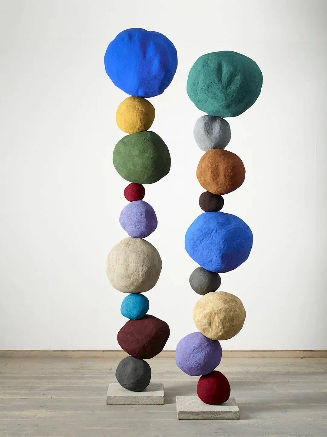 艺术荟丨annie morris 自带情绪大型堆叠球体雕塑_安妮·莫里斯_粘土