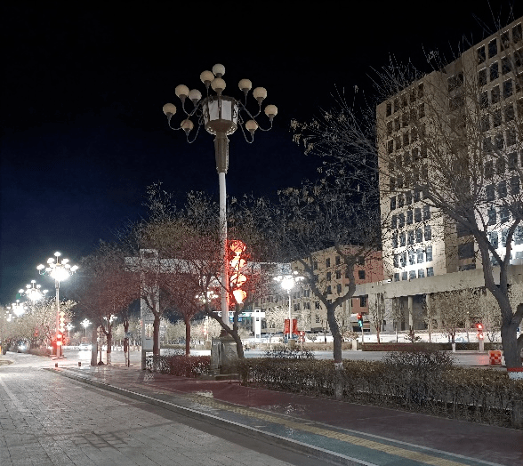 阿拉善左旗夜景图片