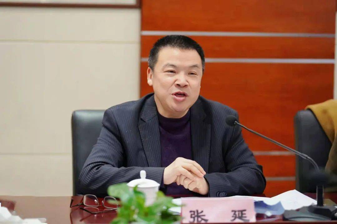 李关定副市长到商务局走访慰问并开展工作调研