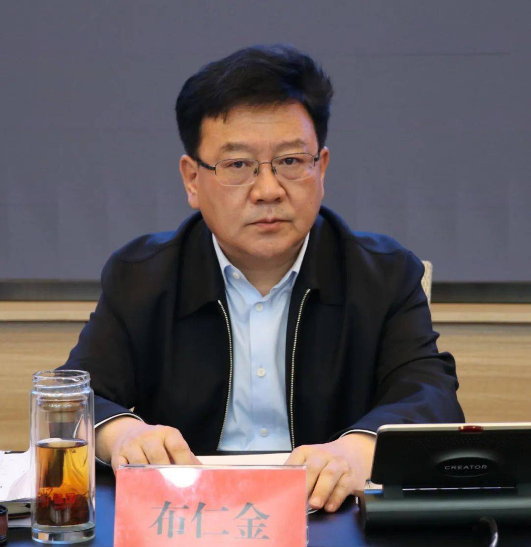 市委副书记,市长布仁金主持会议并讲话,市领导孟根,娜布其玛,石凯龙