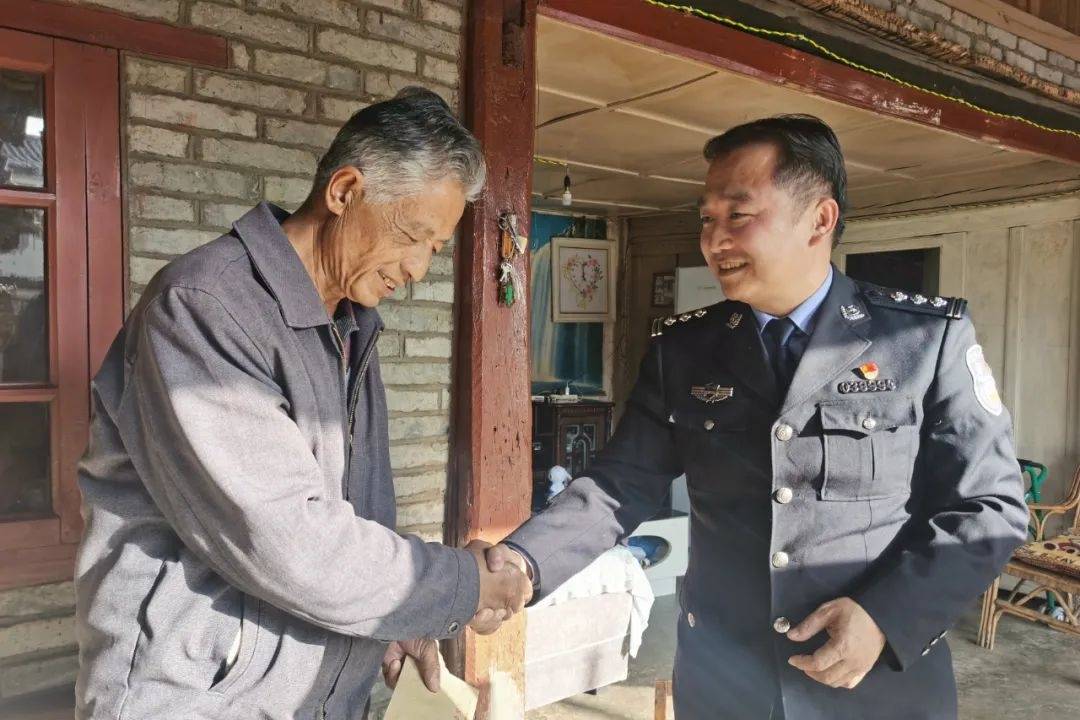 墨江县公安局开展春节前走访慰问活动