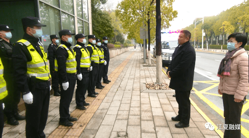 民警致以节日问候,感谢他们一年来为江夏社会治安稳定作出的突出贡献