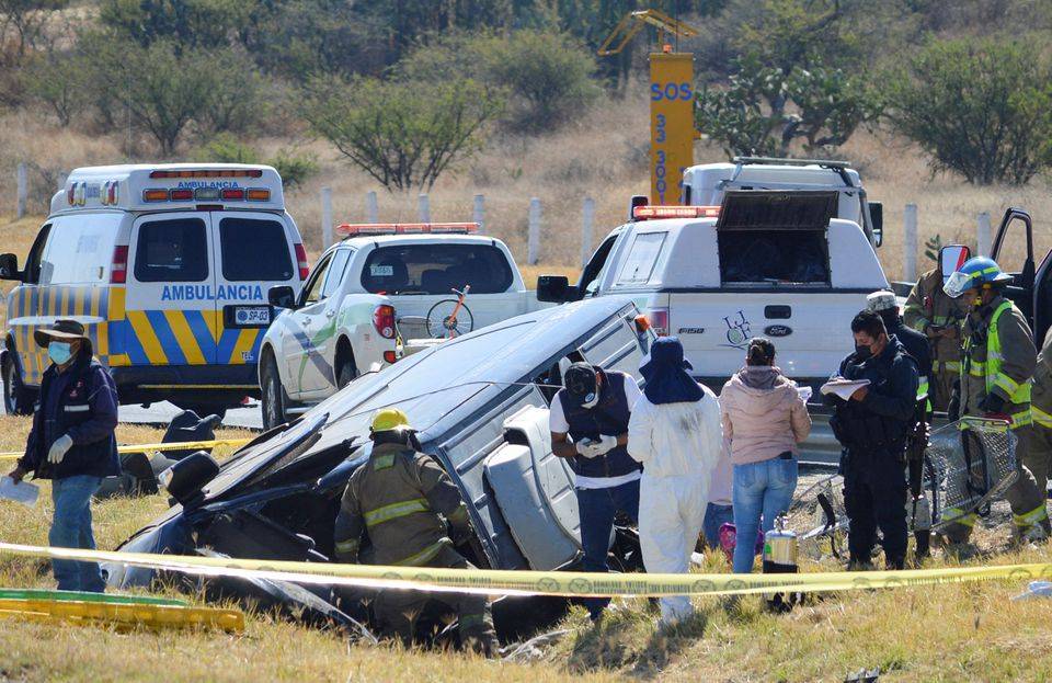 墨西哥重大交通事故！貨車在高速公路上失控側翻，已致13人死亡 國際 第3張