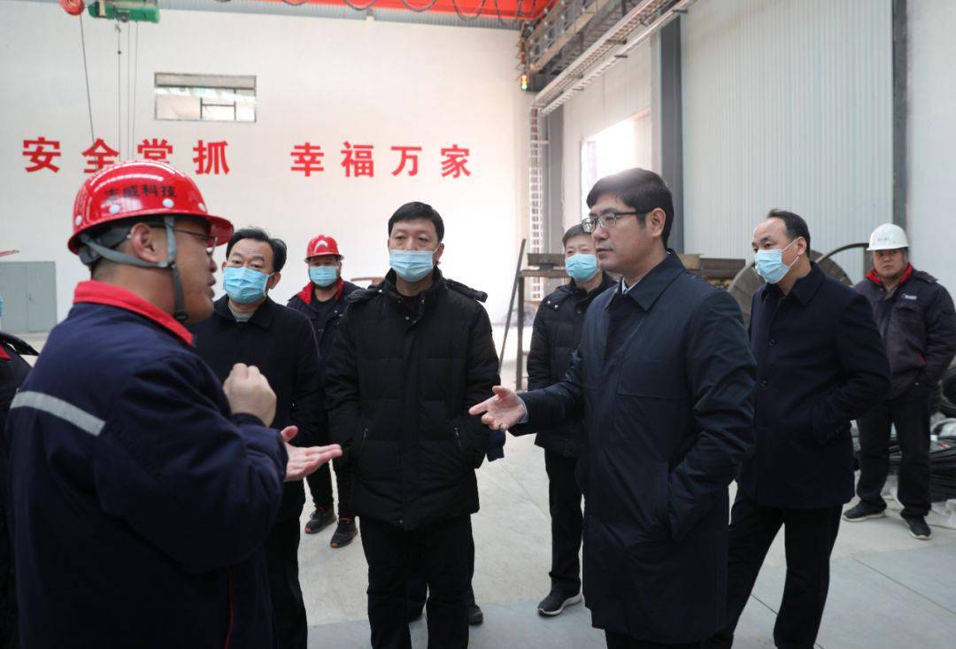 在唐山港陆钢铁有限公司,王凤海对港陆长期以来支持遵化发展表示感谢