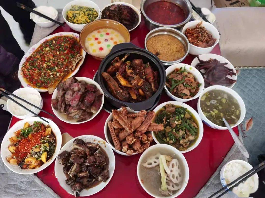毕节人的年夜饭_年夜饭c位硬核菜_太空年夜饭_今年除夕不是大年三十