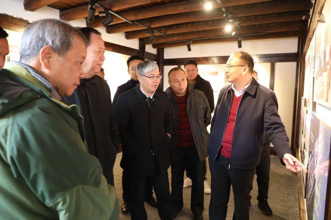 群贤共话桑梓情聚智共谋新发展唐江镇召开2022年三请三回暨乡贤新春