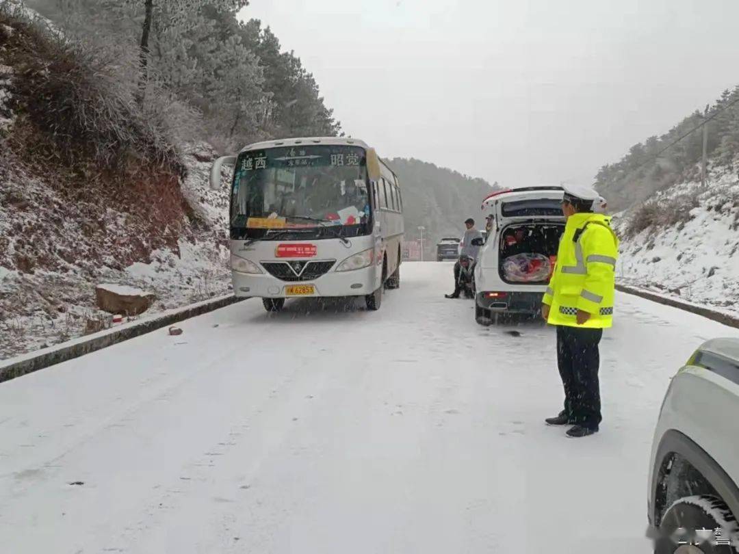 鹽源縣公安局交通管理大隊▍來源:雅攀高速交警 涼山公安交警點擊閱讀