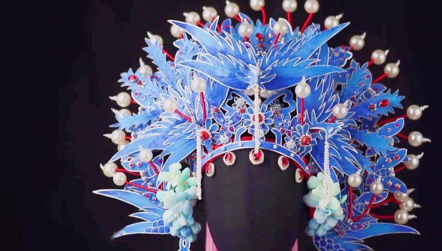 惊艳8个泡面盒做成唐朝头饰18个易拉罐制成京剧凤冠