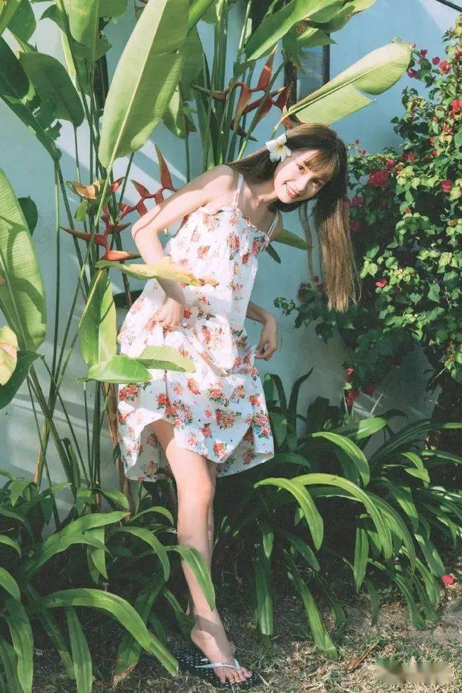 夏七夕我没想过要变得多强大,我只希望自己成为那种姑娘,不管经历