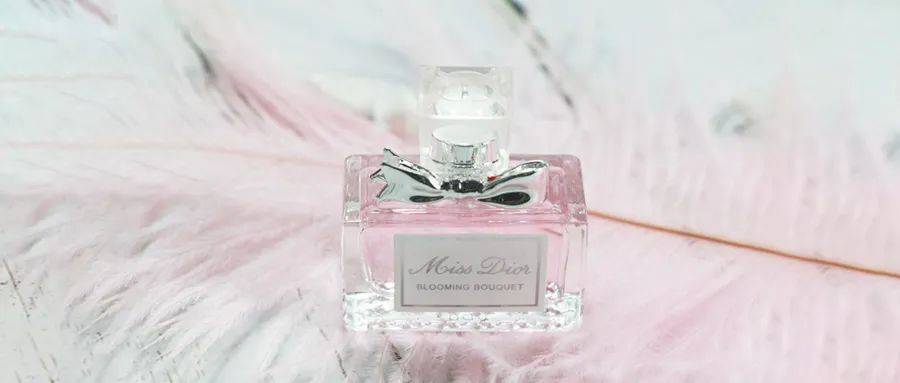 dingDior香水和口红,仙女bi备,闭眼买都不会错