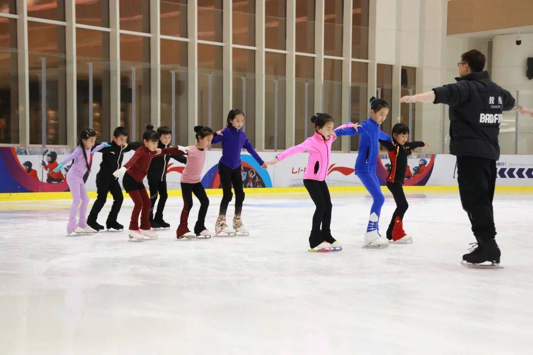 南翔|爱申活暖心春丨一起去撒欢！“嘉”门口就能滑雪、溜冰！