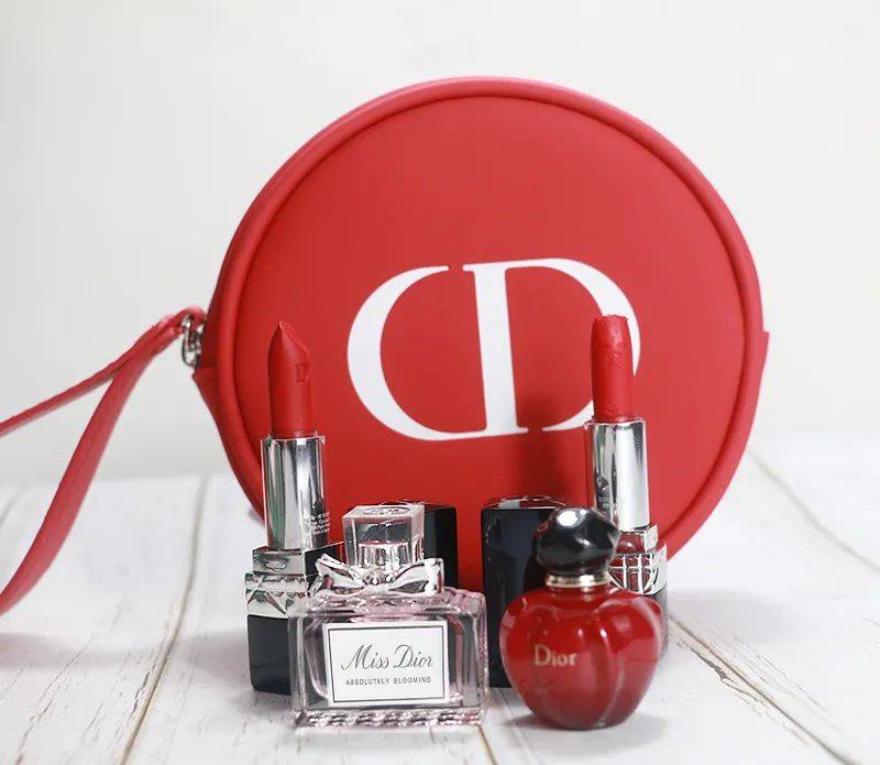 dingDior香水和口红,仙女bi备,闭眼买都不会错