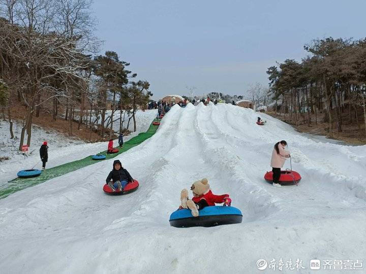 趣味冰雪项目受热捧！济南跑马岭景区迎来冰雪旅游新热潮