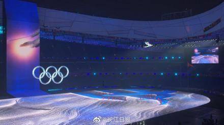 与演员表演完美融合！冬奥会开幕式上的巨大地屏是触屏吗？ 答案来了