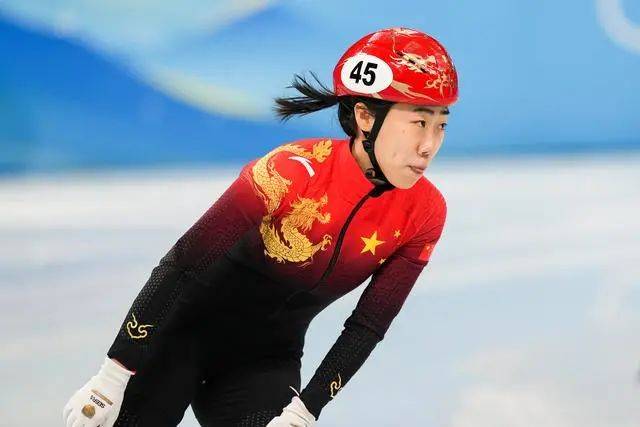 张雨婷|包揽金银！任子威获得短道速滑男子1000米金牌，李文龙获得银牌