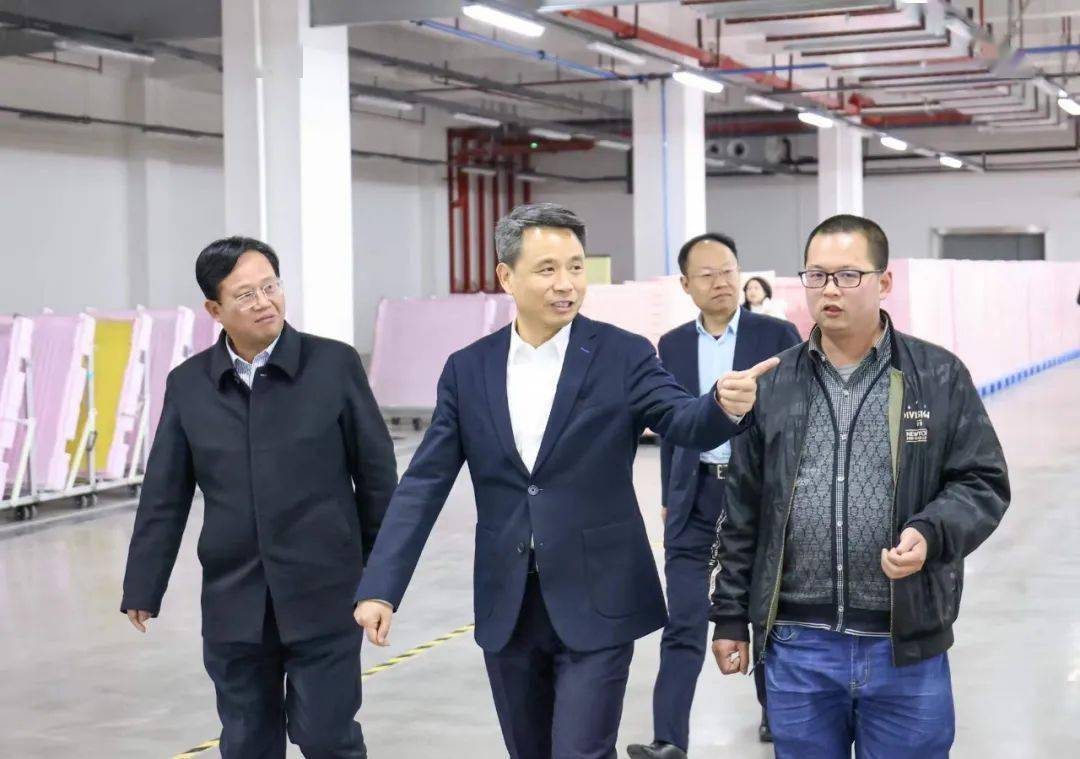 市委副书记,市长万凯来到赣州经开区和上犹县,调研"重大项目不停工