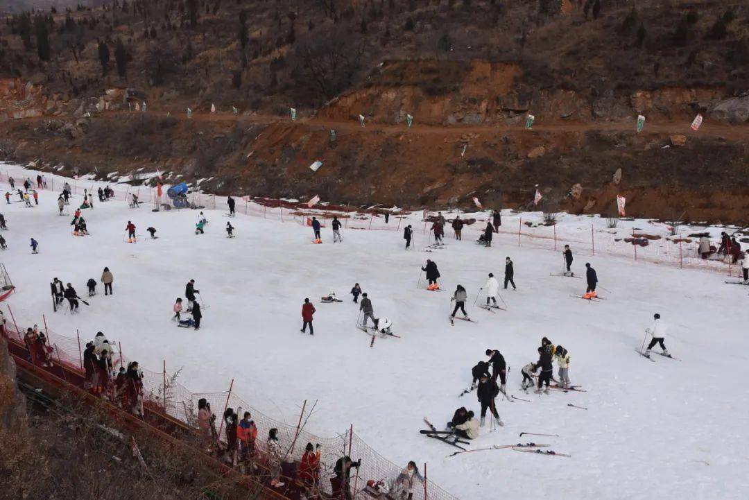 冬奥会引燃冰雪游热潮，汝州这个滑雪场真热闹！