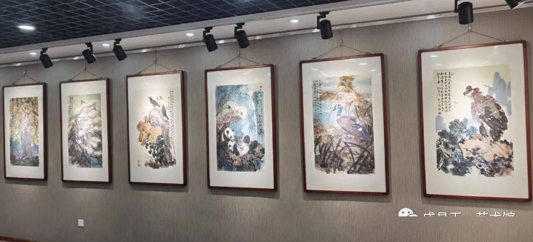 装饰画安装展示避坑指南 2f341e99bcb14e1e93db1efb7409014c.jpeg