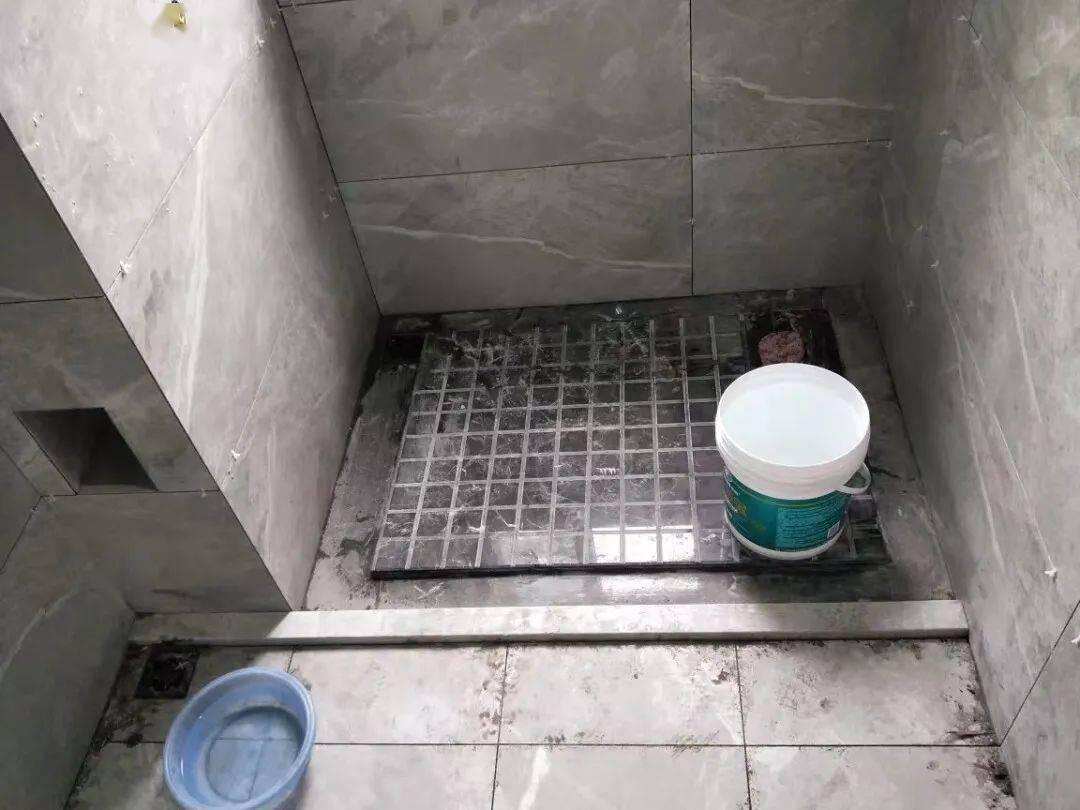 装了淋浴房卫生间依然满地水装修设计师干湿分离没那么简单