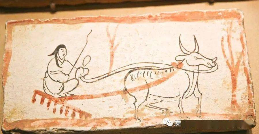 农学家氾胜之在认真吸取前人经验的基础上总结出来的一种旱地耕作法