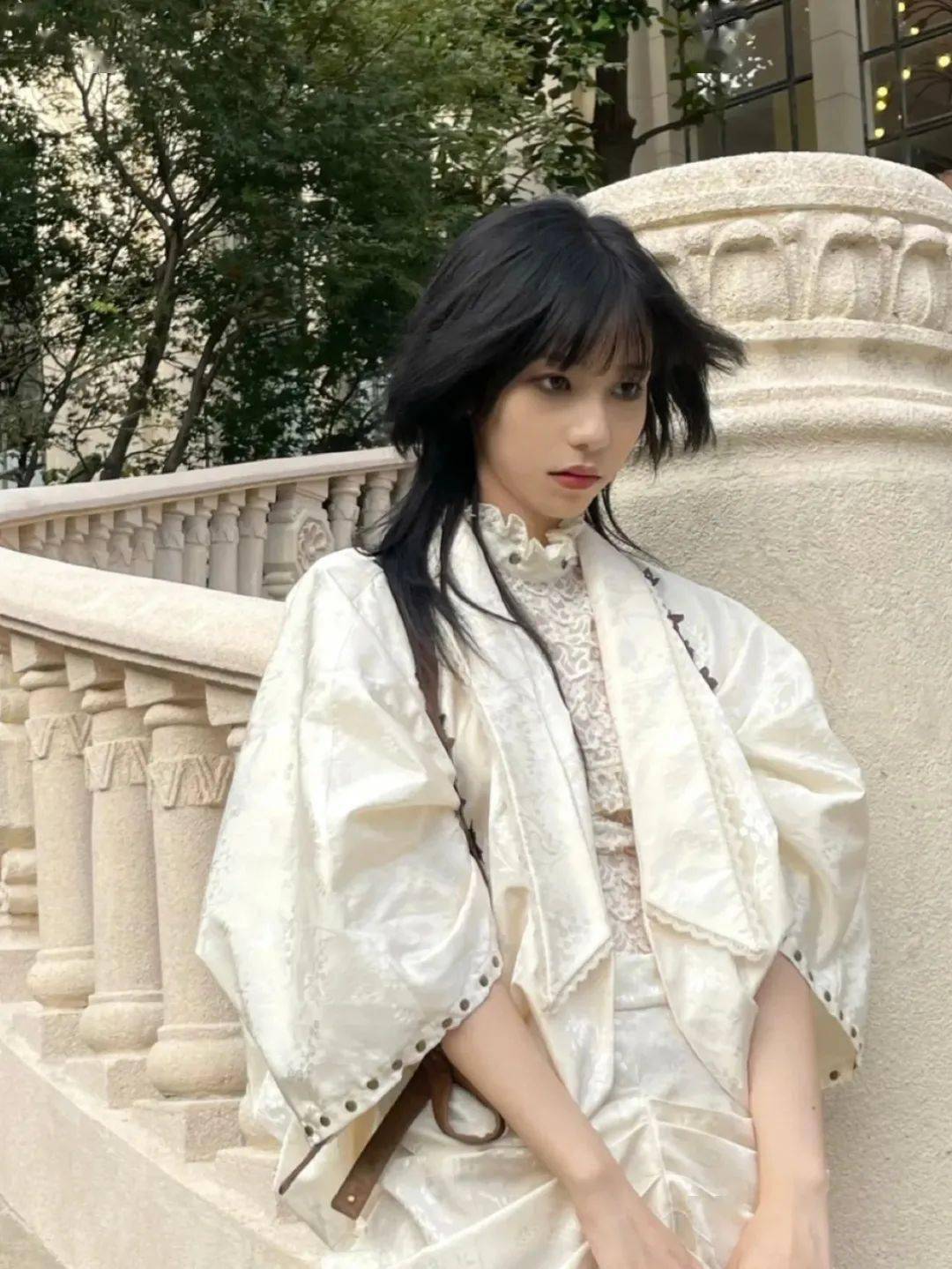 发型“换头”失败？Lisa这次真翻车了！