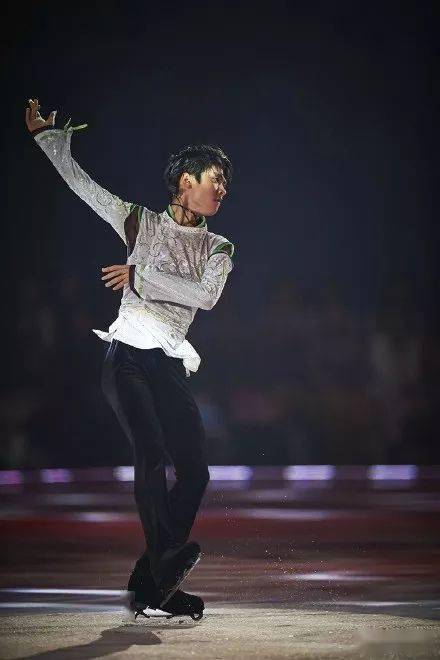 羽生結弦:飛臨於冰面之上的陰陽師……讓我們從服飾聊到文化_安倍