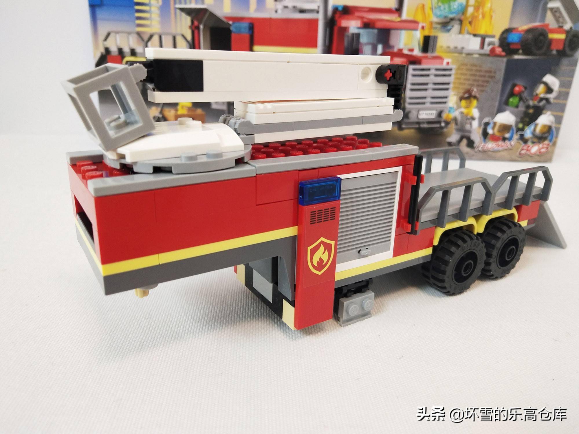 喜欢消防车的朋友这款乐高60282消防移动指挥车收入囊中了吗