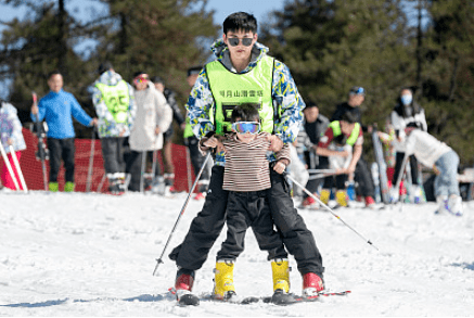 投资|高涨的滑雪热背后：亏损下加注投资，旱地雪场有望霸屏全季