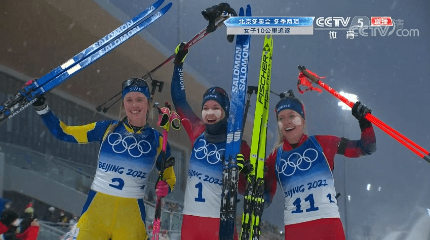 女子|挪威选手获得冬季两项女子10公里追逐赛金牌