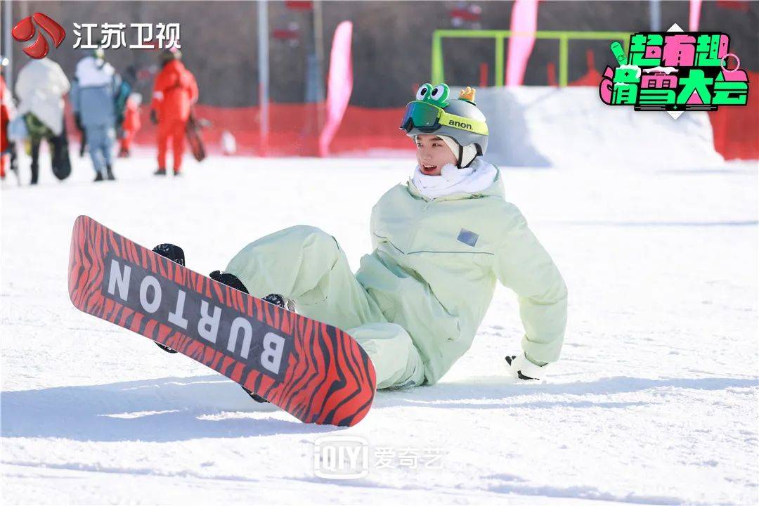 杨颖|吴奇隆杨颖加盟《超有趣滑雪大会》 开启趣味“雪地狼人杀”