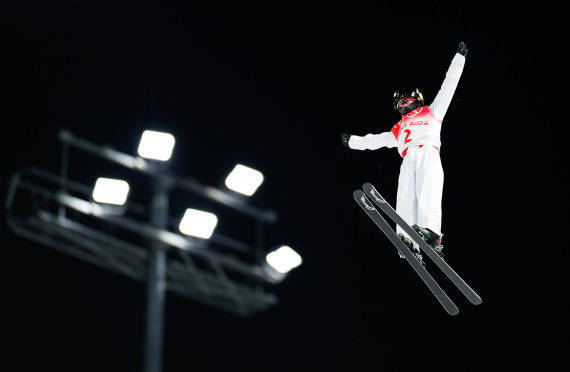 中国|北京冬奥会·自由式滑雪|16年等待，空中技巧“王牌之师”再夺冬奥冠军